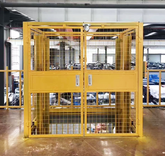 河南智能导轨式升降机亮相