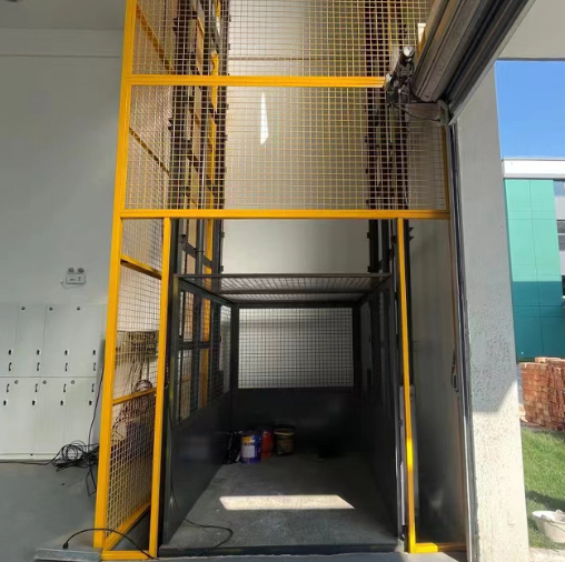 河南导轨式升降机助力物流园破解运输难题