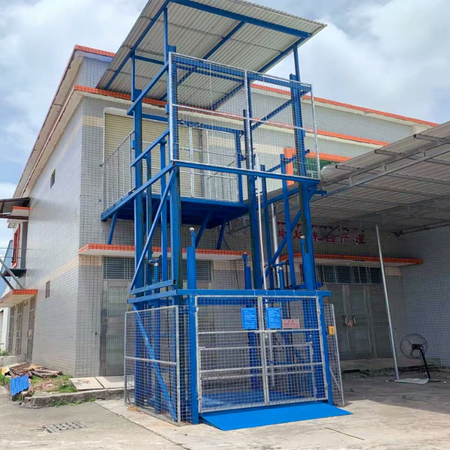 河南建材厂室外升降货梯安装